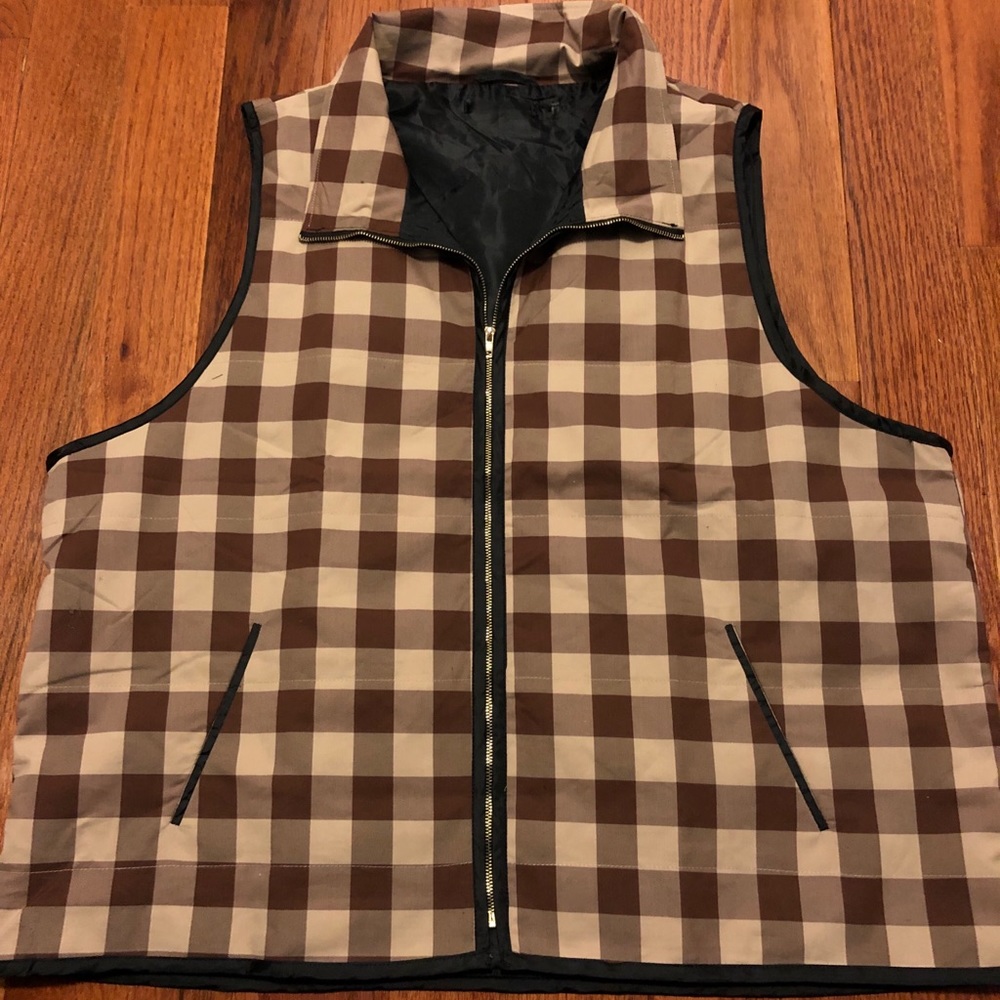 ‼️‼️‼️ SOLD ‼️‼️‼️ Zip up Light Weight Vest - NWOT
